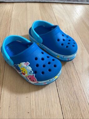 CROCS Kids - Baby Shark